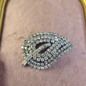 Vintage c1940-1960 Silver Leaf Crystal Brooch